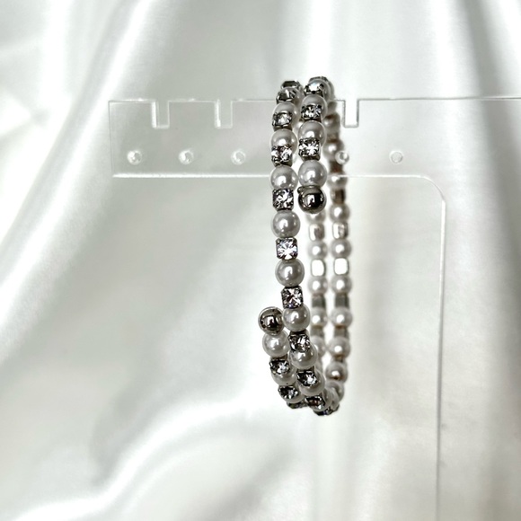 Vintage Pearl and Rhinestone Wrap Bracelet - Picture 5 of 16